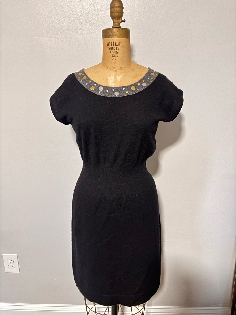 Sutton Cashmere 100% Cashmere Embellished Black Knit Dress – Size S